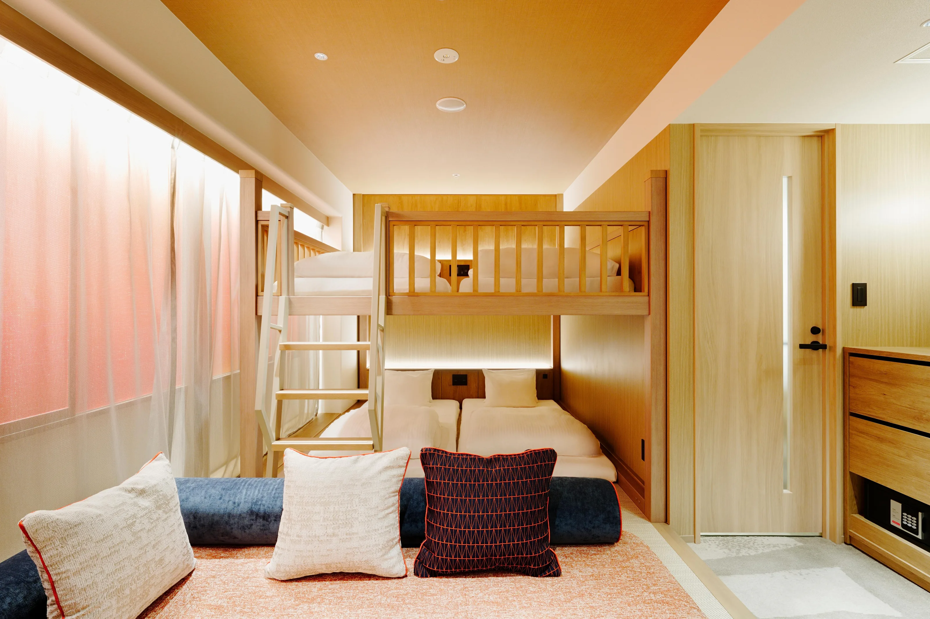 FORTH ROOM
