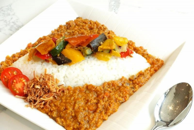 大豆ミートのキーマカレー グリル野菜添え　1300円