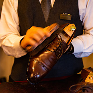 SHOE SHINE