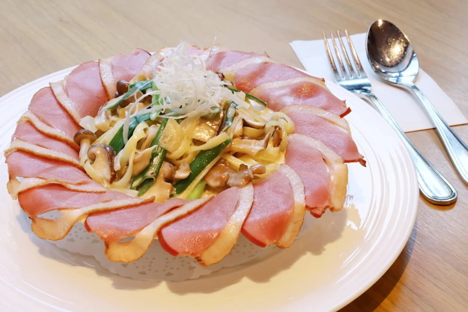 【期間限定】たっぷり紅茶鴨スモークハムと茸のクリームパスタを販売！の画像1