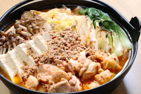 【Instagram・Xの投票により決まりました】朝食ビュッフェにごま担々鍋をご提供（12/9～）の画像1