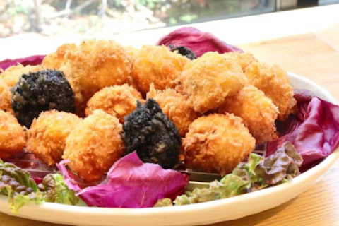 【Instagramの投票により決まりました】朝食ビュッフェにあさりとエビのクリームコロッケをご提供（5/9～）の画像1